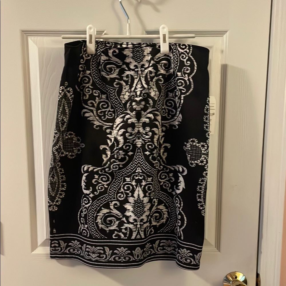 Valerie Stevens Black and White Pencil Skirt